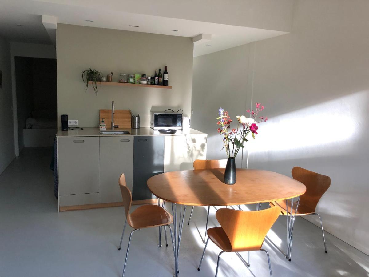 Studio 28A6 With Free Parking Place Bed & Breakfast Amsterdam Eksteriør bilde